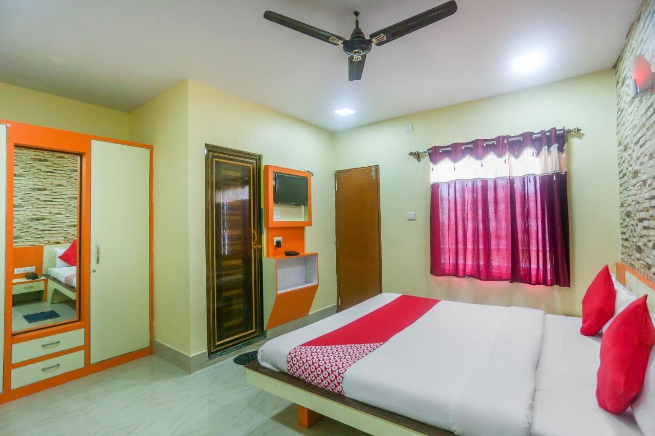 Oyo 60771 New Puri Hotel Екстериор снимка