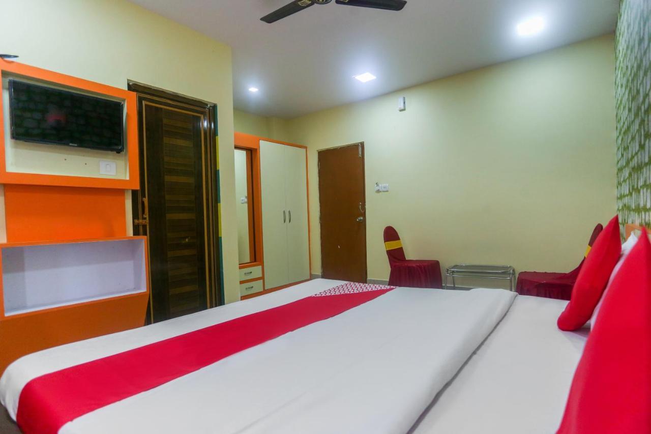 Oyo 60771 New Puri Hotel Екстериор снимка