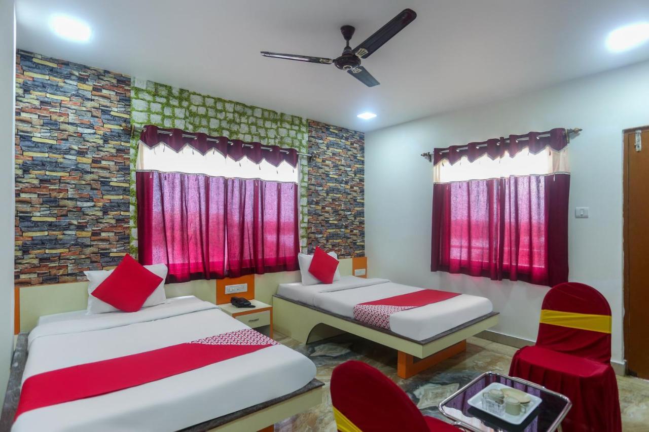 Oyo 60771 New Puri Hotel Екстериор снимка