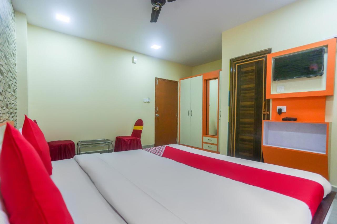 Oyo 60771 New Puri Hotel Екстериор снимка