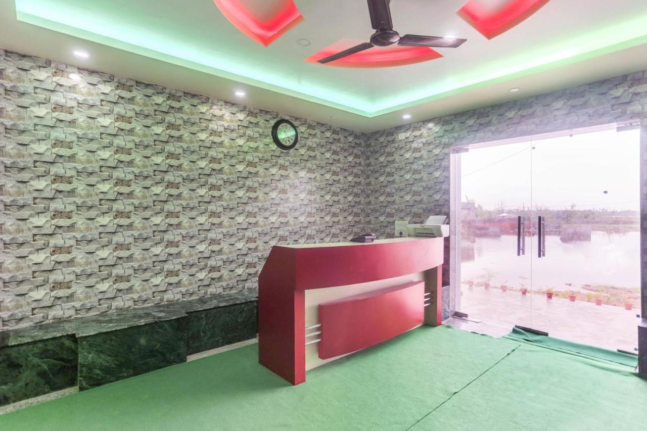 Oyo 60771 New Puri Hotel Екстериор снимка